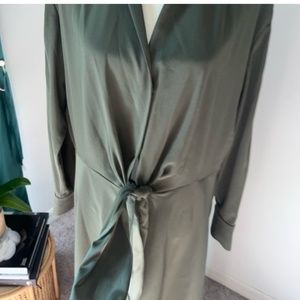 NWOT VINCE Draped Front Midi Dress size Large in Green